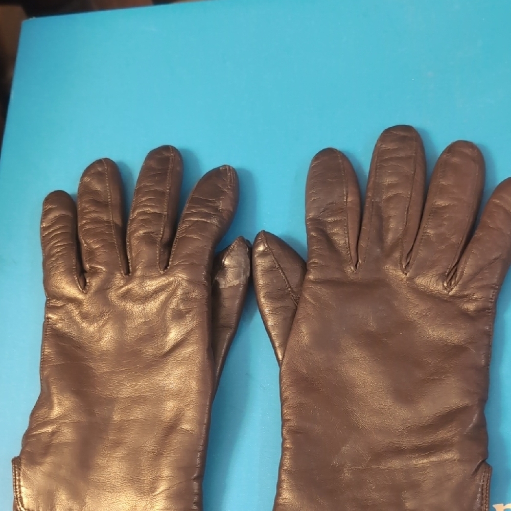 Womans Brown Leather Gloves. 100% Cashmere Lined. Size8. Length To Wrist.